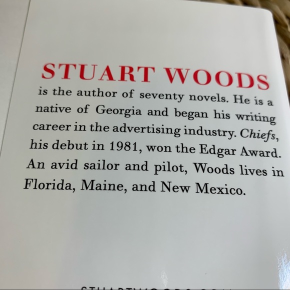 A Safe House - A Novel by Stuart Woods - Picture 2 of 10